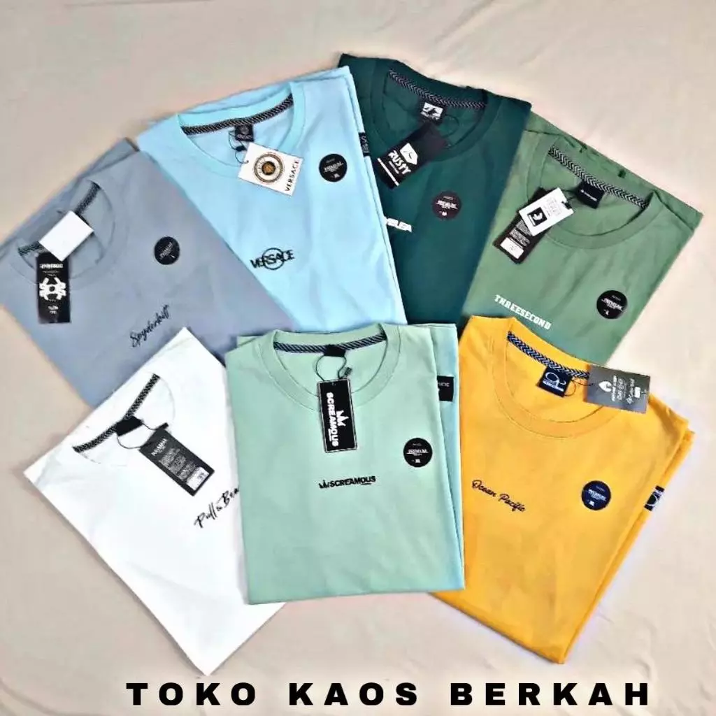 Kaos branded distro: 4 PCS Kaos Branded Distro Pria Wanita Semi Katun